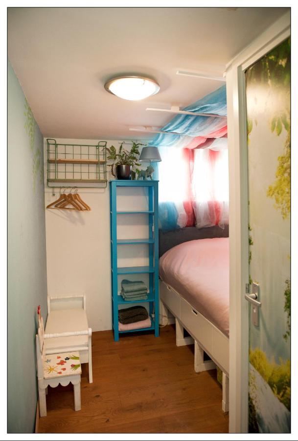 Private Guesthouse Bnb The Waterhouse Houseboat Amsterdam Dış mekan fotoğraf